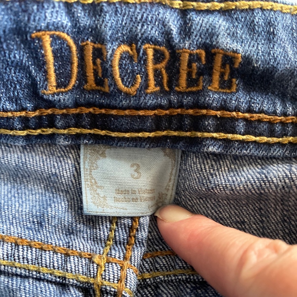 Decree Super Skinny Distressed Shorts Size 3 - Picture 6 of 6